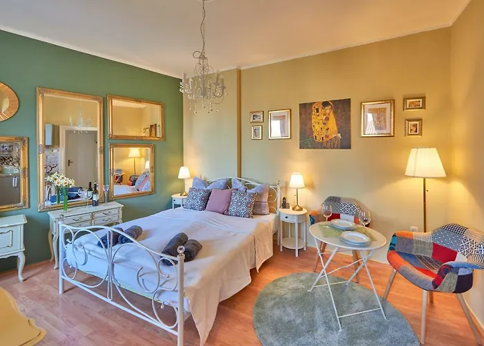 Old City Romantic Studio With Free Private Parking